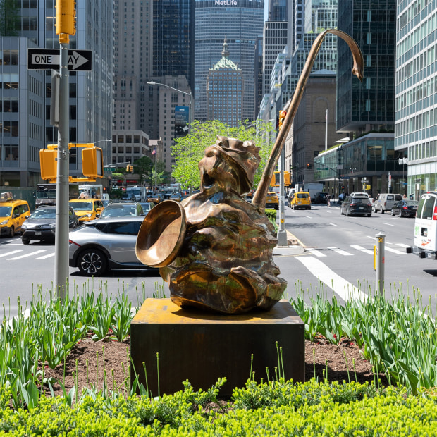 Alma Allen Not Yet Titled, 2022 bronze 76 3/8 x 55 1/8 x 37 3/4 inches 194 x 140 x...