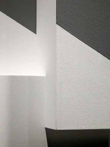 <span class="title">White, Grey & Black #1<span class="title_comma">, </span></span><span class="year">2016</span>