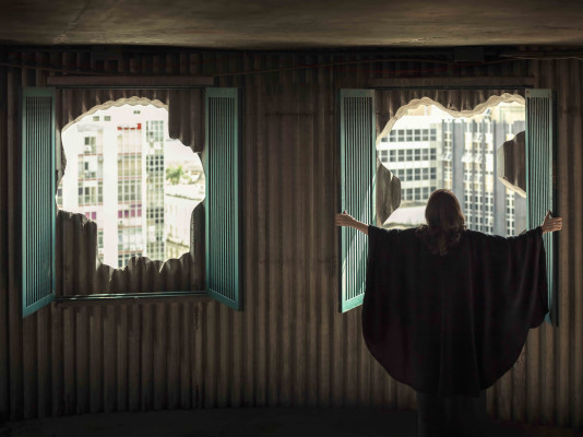 Isaac Julien, Tecnologia pré-histórica / Prehistoric Technology (Lina Bo Bardi - A Marvellous Entanglement), 2019