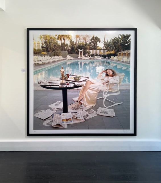 Terry O'Neill, Faye Dunaway (72x72 in), 1977