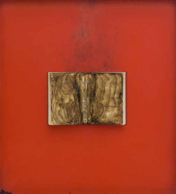 Bernard Aubertin, 1974, Livre brulé, 73x80cm, burnt book