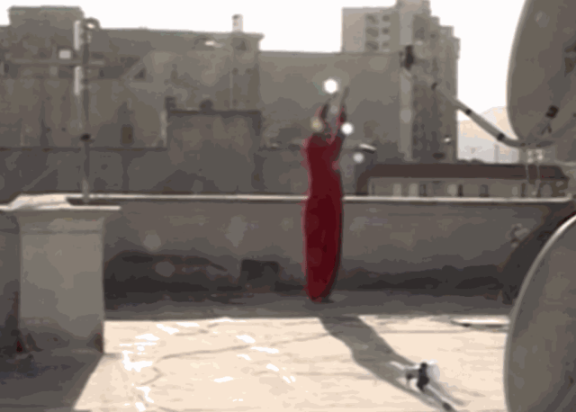 Anahita Razmi, Roof Piece Tehran, 2011 Video
