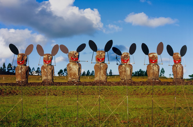 What do Easter Island monoliths and Mona Lisa have in common?