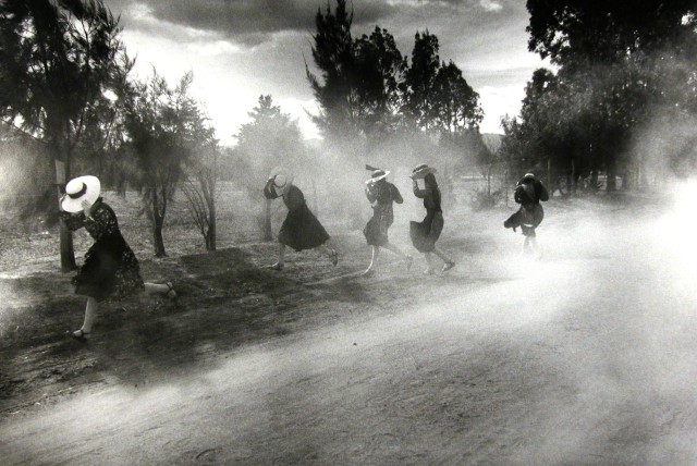 Larry Towell b. 1953 Dust Storm, Durango Colony, Durango, Mexico, 1994/16-03-01 Artist's blindstamp au recto, Signed, titled, and dated, in pencil, au verso Gelatin silver print 16 x 20 in 40.64 x 50.8 cm