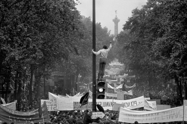 One million demonstrators walking towards the Place de la Bastille, May 13th, 1968 © Bruno Barbey / Magnum Photos