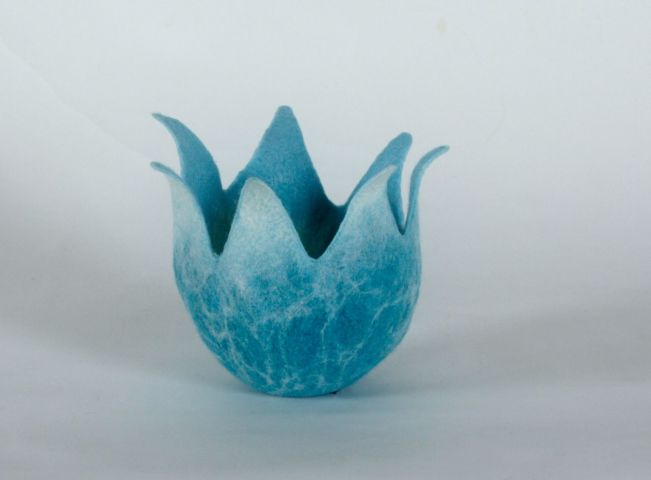 Denise Lithgow, Blue/White Flower Pod