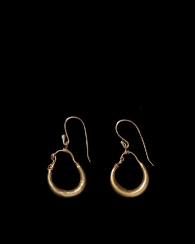 71. Roman hoop earrings, 1st-3rd century AD