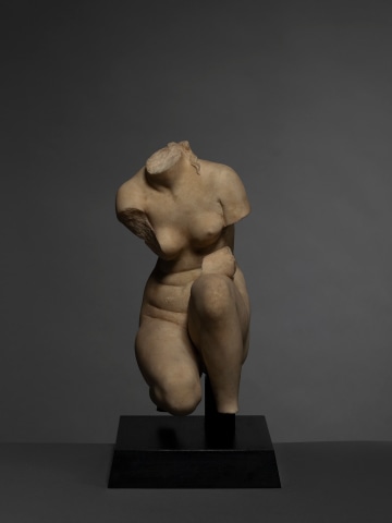Hellenistic crouching Venus, c.1st century BC