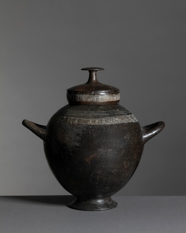 Etruscan bucchero ware lidded stamnos, Early 6th century BC