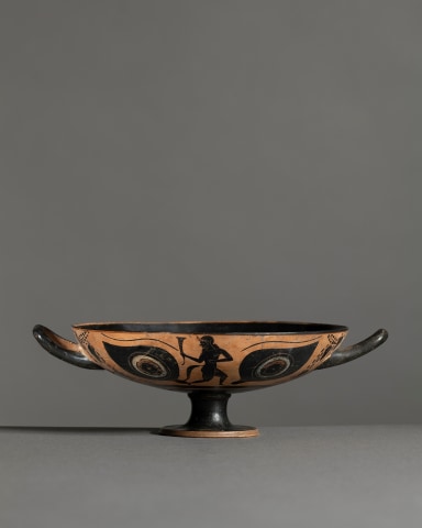 Greek black-figure kylix with ithyphallic guineafowl, Late 5th century BC