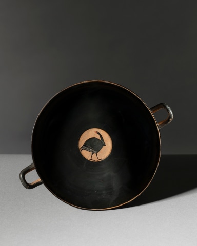 Greek black-figure kylix with ithyphallic guineafowl, Late 5th century BC