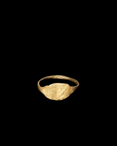 60. Roman ring with plain bezel, 2nd-3rd century AD