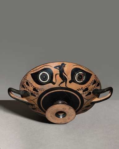 Greek black-figure kylix with ithyphallic guineafowl, Late 5th century BC