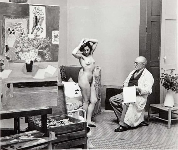 Brassaï, Matisse with his model, on the easel the first version of his canvas Liseus sur Fond Noir, 1939