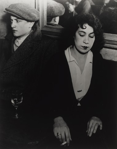 Brassaï, Couple fâché au bal des Quatre-Saisons, rue de Lappe, Paris, 1932, 1932-3