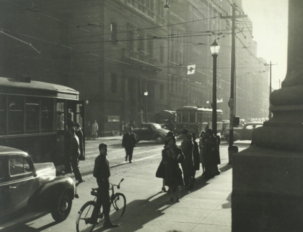Charles Devenish Woodley, Downtown at the corner of King & Yonge Sts., 5:30 PM, 1940