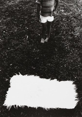 Larry Towell, Untitled [Boy and white rectangle], 1974