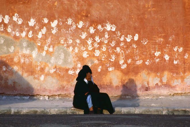 Bruno Barbey, Along the battlements, Essaouira, Morocco, 1985