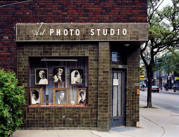 Robert Burley, Art Photo Studio: Closed Due to Retirement, Toronto, Ontario, 2005