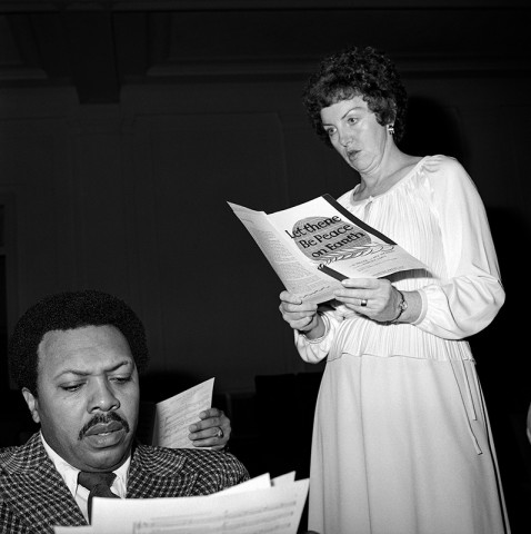 Rosalind Fox Solomon, Singers, Washington, D.C., 1979