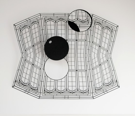 Neil Dawson, On Reflection (Ball), 2017