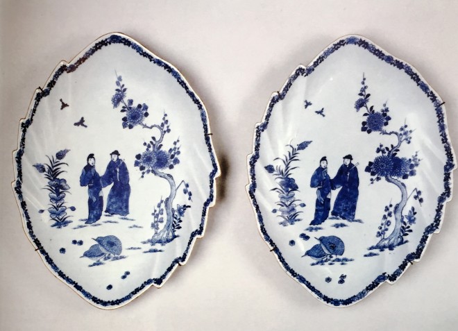A PAIR OF CHINESE BLUE AND WHITE LEAF-SHAPED DISHES, Qianlong (1736 - 1795)
