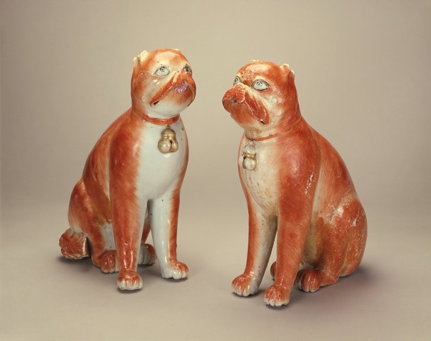 A RARE PAIR OF CHINESE EXPORTWARE FIGURES OF FIGHTING DOGS, Qianlong (1736-1795)
