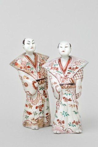 A FINE AND RARE PAIR OF JAPANESE ARITA FIGURES , 1700 - 1730