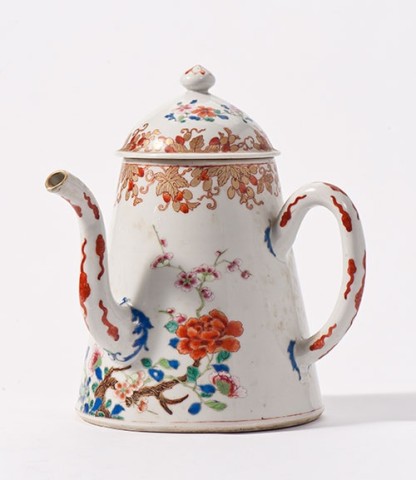 A LARGE CHINESE FAMILLE ROSE COFFEE-POT AND COVER, Qianlong 1736-1795
