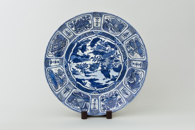 A LARGE CHINESE KRAAK CHARGER, 1610-1630