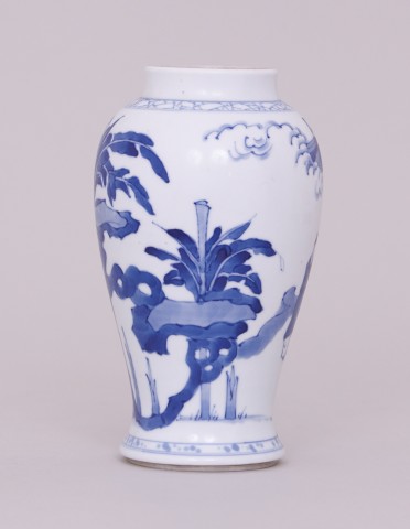 A CHINESE BLUE AND WHITE VASE , Kangxi (1662 - 1722)