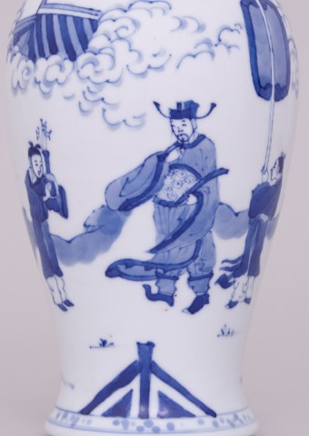 A CHINESE BLUE AND WHITE VASE , Kangxi (1662 - 1722)