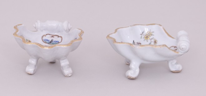 A PAIR OF RARE CHINESE FAMILLE ROSE ARMORIAL SALTS WITH GRIPENBERG COAT OF ARMS, Qianlong (1736-1795)