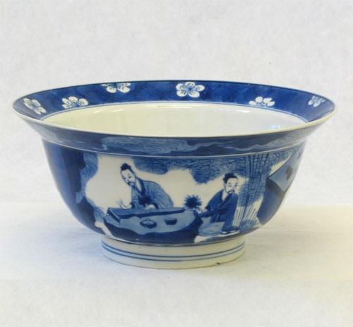 CHINESE BLUE AND WHITE BOWL WITH EVERTED RIM, KANGXI (1662 - 1722)