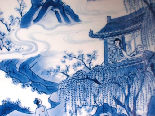 A SUPERB LARGE CHINESE BLUE AND WHITE SAUCER DISH, Shunzhi (1644-1661)