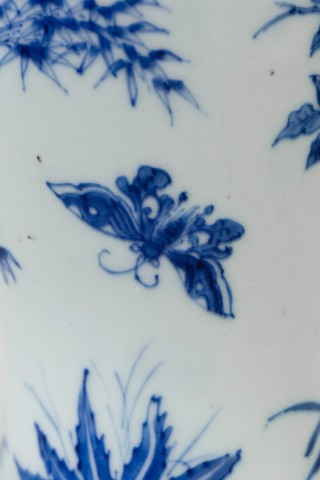 A CHINESE TRANSITIONAL BLUE AND WHITE VASE , Shunzhi (1644-1661)