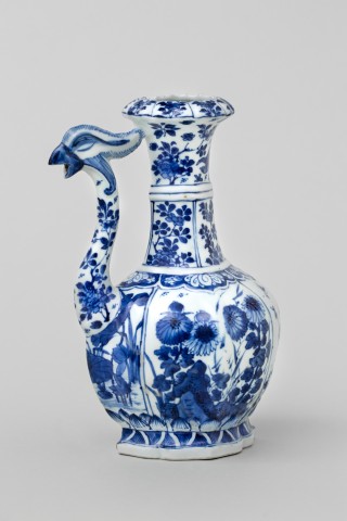 A CHINESE BLUE AND WHITE PHOENIX HEAD EWER, Kangxi (1662-1722)