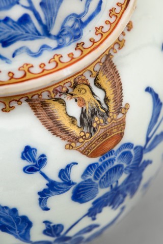 A CHINESE ARMORIAL TEAPOT AND COVER , Qianlong 1736-1795