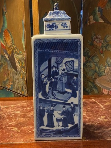 A Pair of Rare Chinese Kangxi Blue and White Flasks and Covers, Kangxi (1662 - 1722)