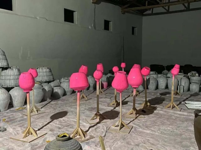 邬建安参展作品《记忆的容器》创作工作现场
