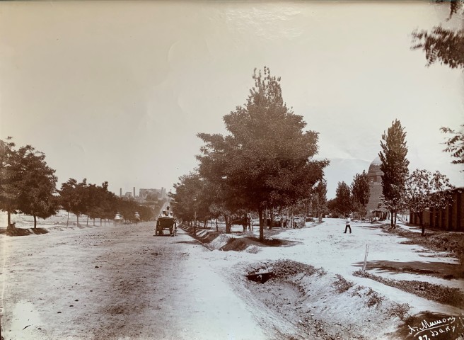 Alexander Mishon , Street scene in Baku, Late 19th Century, early 2oth Century