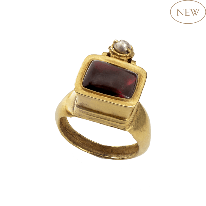 Gold ring with Double-Bezel Set with Garnet and Pearl