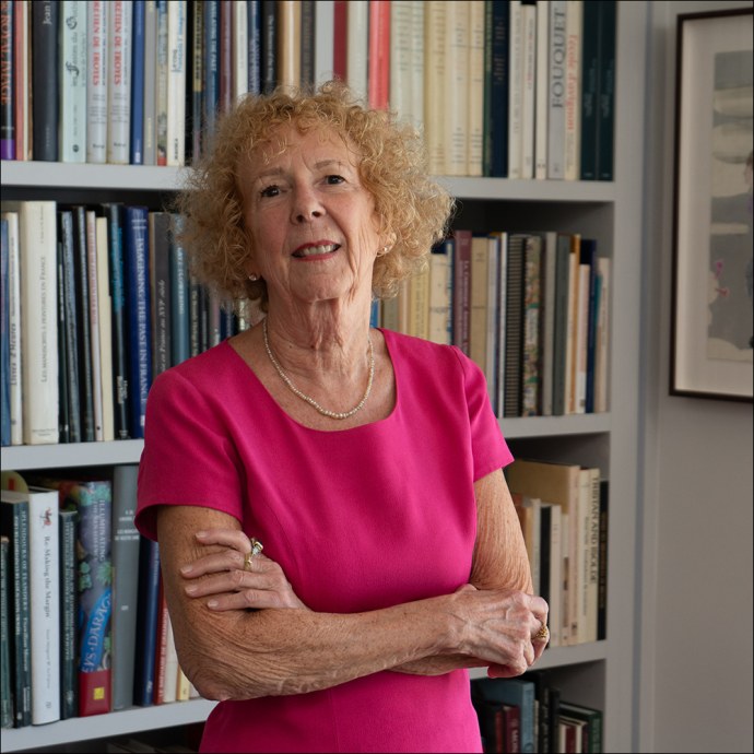 Sandra Hindman named Chevalière de l’Ordre des Arts et des Lettres