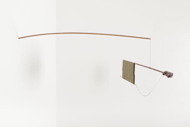 João Modé, Móbile com pedras, 2022