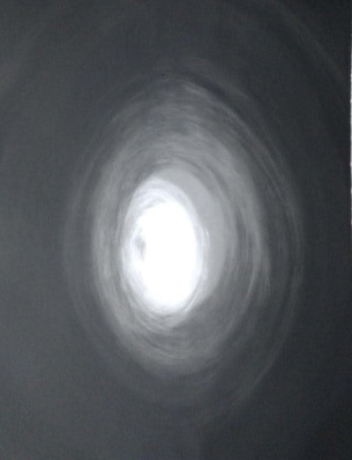 Maria Laet, Instante cinza [Gray Instant], 2020