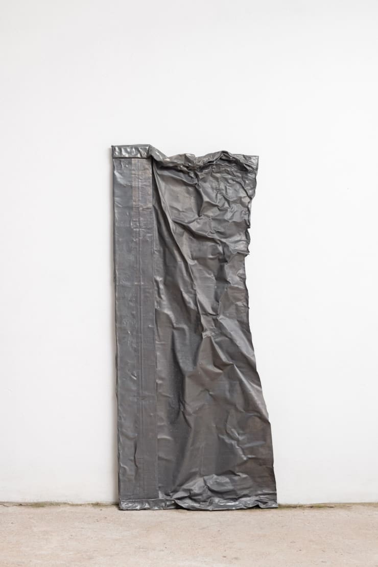 José Resende Sem título [Untitled], 1985 Chumbo [Lead] Dimensões variáveis, aprox. 192.0 x 85.0 x 13.5 cm [Variable dimensions, approx. 75 1/2 x 33 3/8 x 5 1/4 in.]