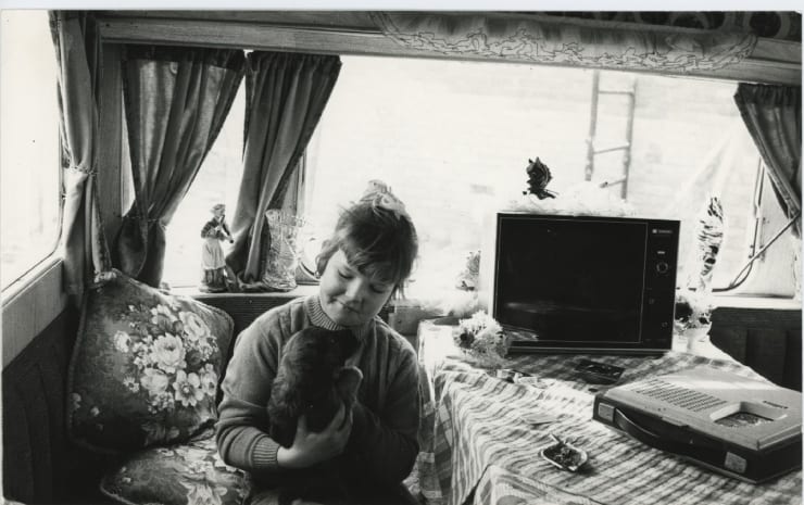 Jo Spence, Gypsies (inside a caravan), 1974