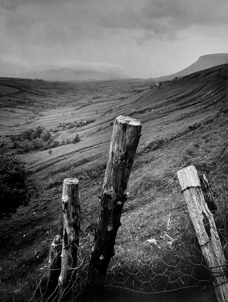 Edwin Smith, Three post and a hill