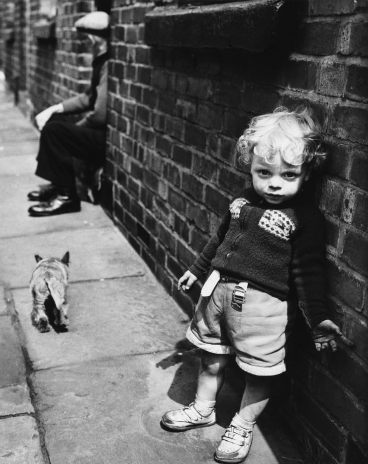 Shirley Baker Wigan, Lancs , 1961 Vintage gelatin silver print 24 x 19.2 cms 9 1/2 x 7 1/2 ins