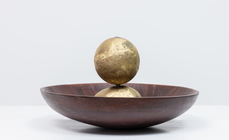 Rachel Marsil, Agrume sur mangue sur plateau , 2024